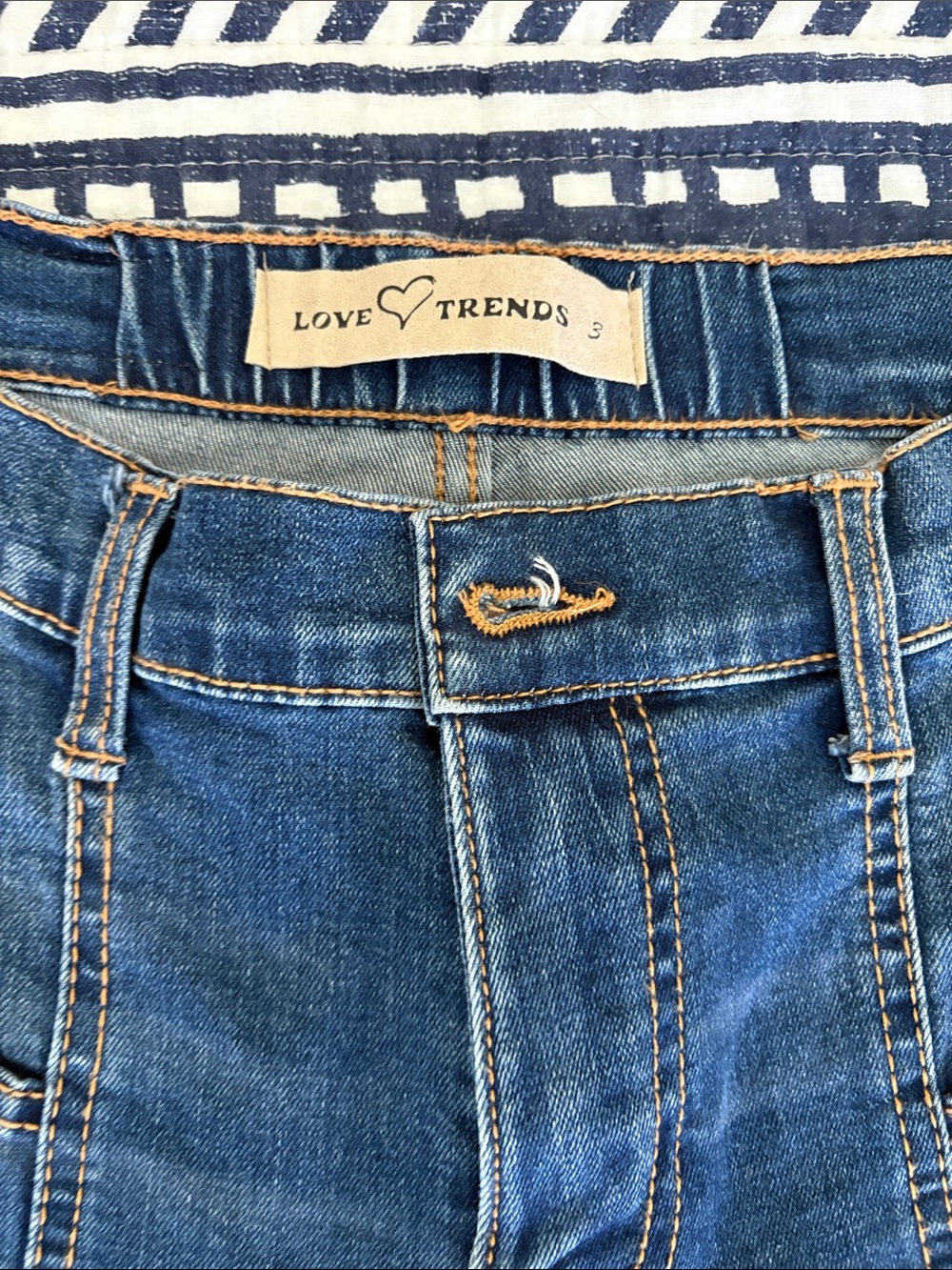 Women's Flared Wide-Leg Denim Jeans in Blue - Picture 2 of 4